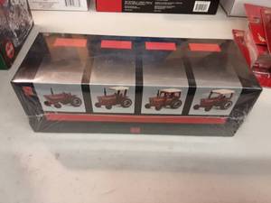 Ertl IHC 66 Series 7  Tractor Set Unopened