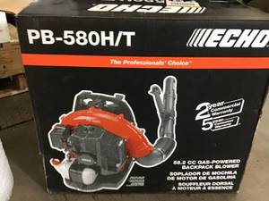 lot 39 image: Echo 216 MPH 517 CFM 58.2 cc Gas 2-Stroke Cycle Backpack Leaf Blower with Hip Throttle used customer Return