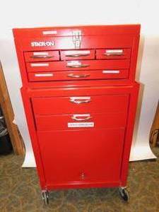 lot 13 image: Stack-on Metal Tool Chest