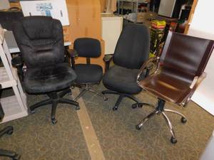 lot 17 image: 4 Office Chairs