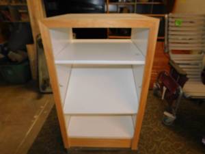 lot 25 image: Brown Wooden Shelf