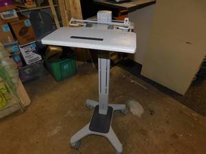 lot 31 image: Computer Stand on Wheels