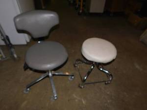 lot 32 image: Doctors Stools  Chairs