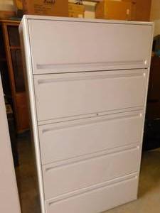 lot 44 image: Lateral File and Storage System  950 Series