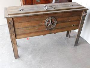 lot 52 image: Wooden Ice Cooler