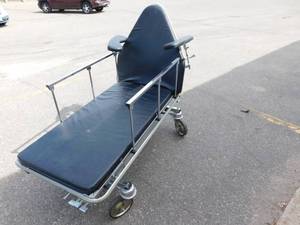 lot 3 image: Reliance M-701 Ophthalmology Chair