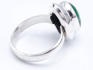 lot 41 image: Fantastic Oval Malacite and Sterling Silver Ring