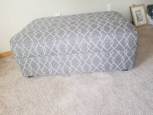 lot 24 image: Modern Storage Ottoman