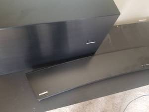 lot 4 image: Samsung Multiroom Curved Soundbar with Wireless Subwoofer HW-J7500