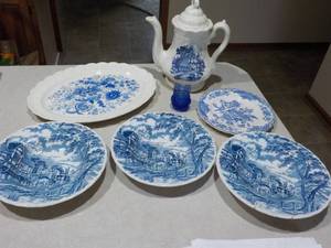 7 pieces of Blue Decorated Dishes...