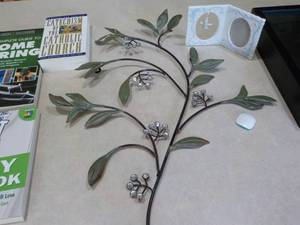 Holly Lobby Frame, small frame, tre...