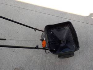 Scotts Lawn Seed Spreader...