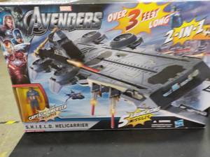 Marvels Avengers 2 in 1 Vehicle and...