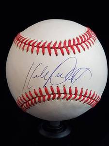 lot 8 image: 1985 Fleer Baseball Kirby Puckett Rookie Card & Autographed Baseball