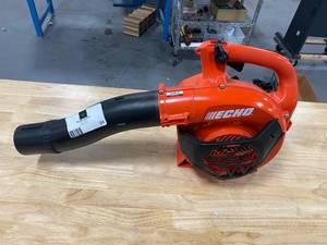 lot 34 image: ECHO 170 MPH 453 CFM 25.4 cc Gas 2-Stroke Cycle Handheld Leaf Blower