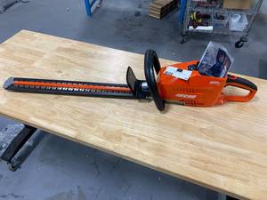 lot 39 image: ECHO 24 in. 58-Volt Lithium-Ion Brushless Cordless Battery Hedge Trimmer -(Tool Only)