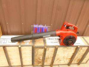 Craftsman 2 cycle Leaf Blower. Nearly new. Tested & works. As shown.