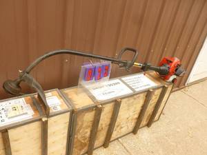 Craftsman 2 cycle Weed Trimmer. Used condition. Tested & works. As shown.