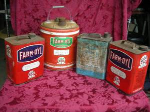 lot 5 image: Vintage Oil Cans