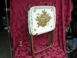 lot 17 image: Vintage Metal TV TrayRack Set