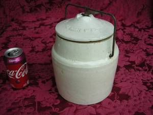 lot 21 image: Antique Western Stoneware Crock with Lid