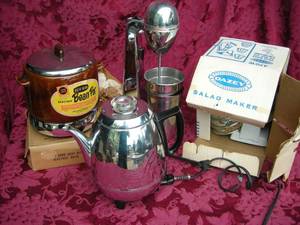 lot 86 image: Vintage Electric Bean Pot - Coffee Pot - Drink Mixer - Salad Maker