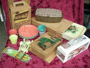 lot 90 image: Vintage Kitchenwares