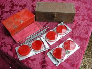 lot 101 image: Vintage Anthes Reflector Set and Hall-Hone Box