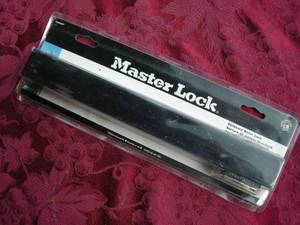 lot 104 image: Masterlock Outboard Motor Lock