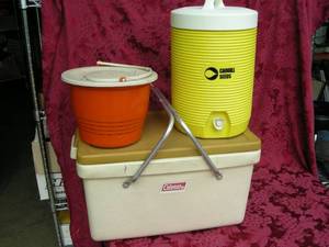 lot 125 image: Vintage Coolers - Minnow Bucket