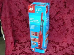 lot 127 image: Dirt Devil 3-in-1 Vacuum