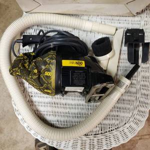lot 13 image: Dirt Devil 500 Series hand held vacuum (complete)