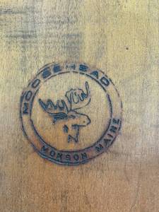 lot 1 image: Moosehead Maple Kitchen table & chair set