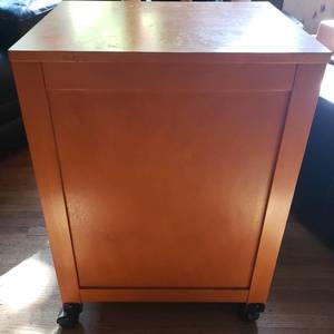 lot 19 image: Artist cabinet