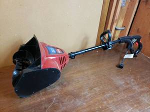 lot 10 image: Toro Power Shovel