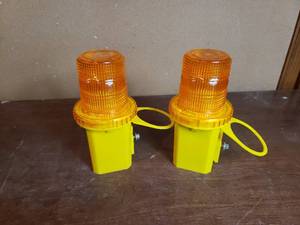 lot 23 image: Battery Powered Flashing Lights