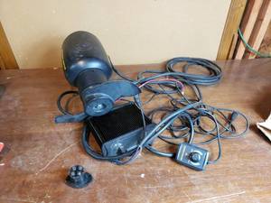 lot 25 image: Fin Mount Trolling Motor