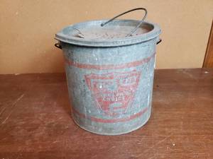 lot 29 image: Falls City Metal Minnow Bucket