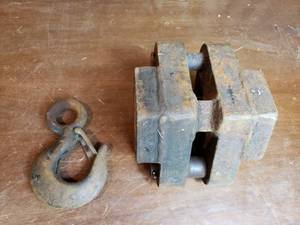 lot 80 image: Industrial Crane Hoist, Lifting Eye Hook