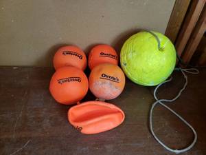 lot 87 image: Overtons Buoys and Styrofoam Buoy