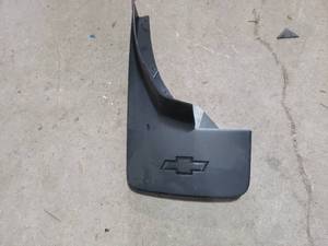 lot 89 image: Plastic Chevy Mud Flap from 2008  2009