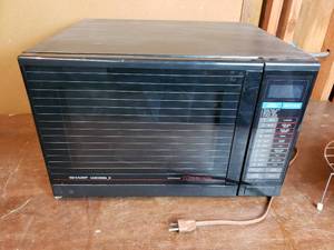 lot 98 image: Sharp Carousel Microwave Convection Oven