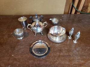 lot 102 image: Silver Plated Copper Serving Dishes