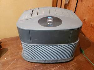lot 103 image: Humidifier by EssickAir