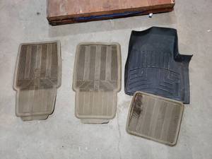lot 118 image: Used CarTruck Floor Mats