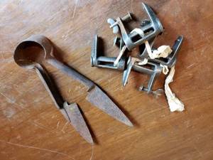 lot 126 image: Old Spring Sheers and Clamps