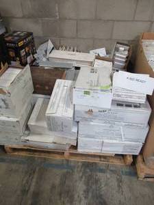lot 125 image: WHOLESALE MIXED PALLET OF MISCELLANEOUS WALL TILE