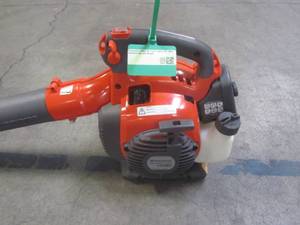 lot 5 image: Husqvarna 125BVX 28-cc 2-Cycle 170-MPH Handheld Gas Leaf Blower 952711902
