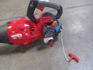 lot 8 image: Troy-Bilt JET 27-cu cm 2-cycle 130-MPH 650-CFM Medium-Duty Handheld Gas Leaf Blower TB2MB