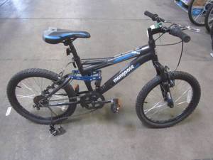 lot 18 image: Mongoose 20 Ledge 2.1 Boys Mountain Bike